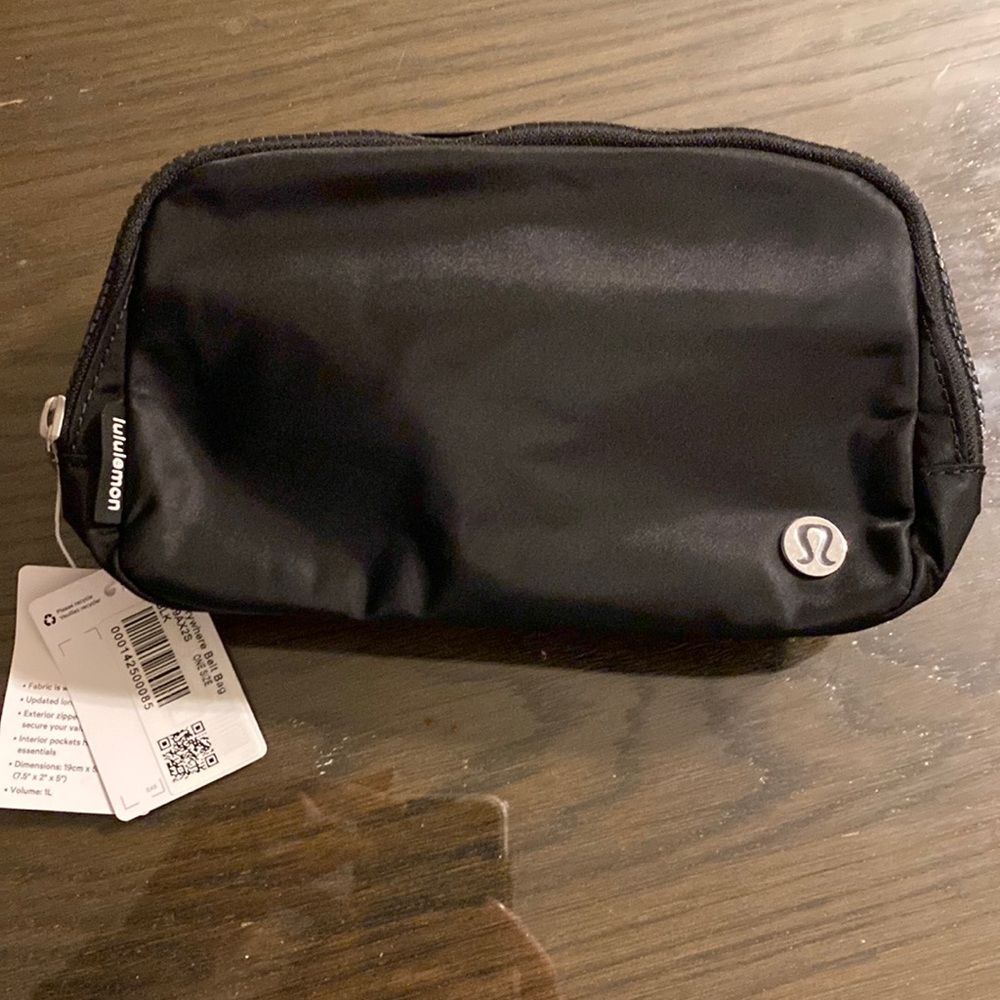 Brand NEW w/ Tags black LuLu Lemon Everywhere Belt Bag